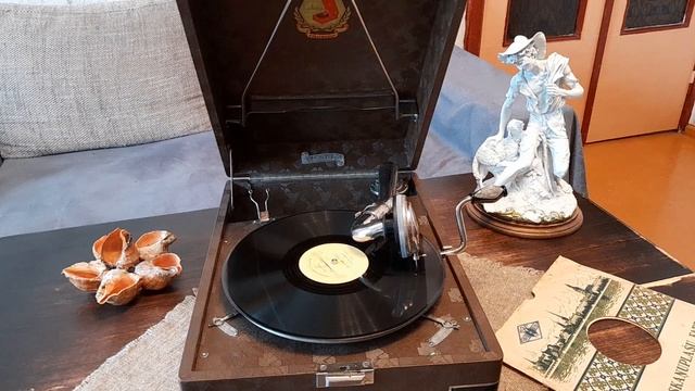 Весёлый турист (Иосиф Кобзон/инструментальный ансамбль "Мелодия") смотреть онлайн