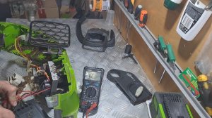Пила аккумуляторная Greenworks  40В нет запуска.