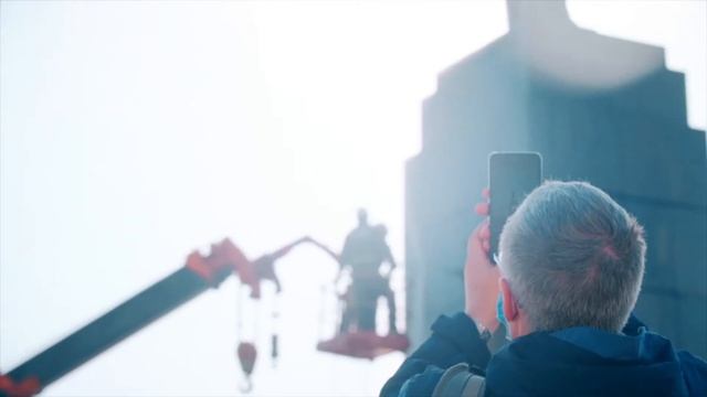 Cleaning Group привела в порядок памятник Ленину в Екатеринбурге смотреть онлайн