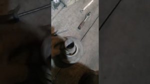 Как открутить шкив коленвала на двигателе в20в хонда без спец ключа!!!