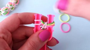 Браслет РАДУЖНЫЙ из резинок на рогатке без станка | Bracelet rainbow loom