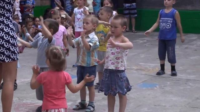 Мишка Гумми Бер Флешмоб в санатории Крупской смотреть онлайн