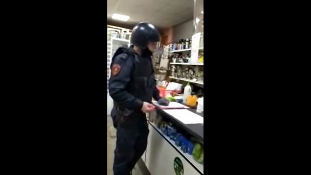 Закон о масках /// COVID-19/// В магазине не обслуживают без маски /// смотреть онлайн