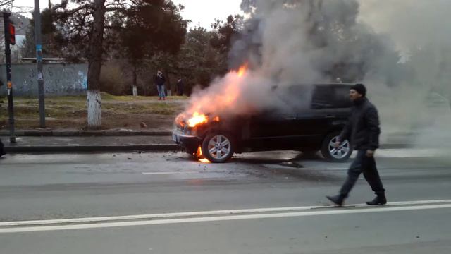 Range Rover is burning смотреть онлайн