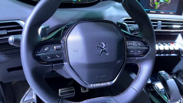 Peugeot 3008 Hybrid4 смотреть онлайн