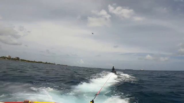 This is what tourist do in Maldives. ( Maldives Maafushi Island ) смотреть онлайн