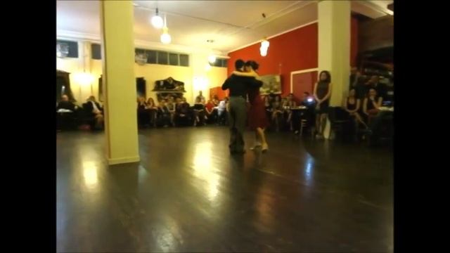 Uno - Anibal Troilo, "Los Viola" Gianluca Viola e Monica Chiavarini - Tango Club [Calesita 2014]2 смотреть онлайн