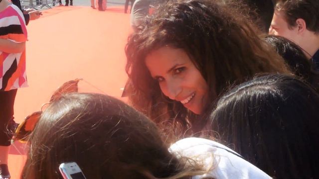 Henry Cavill Hug Vanessa Kirby In Paris.