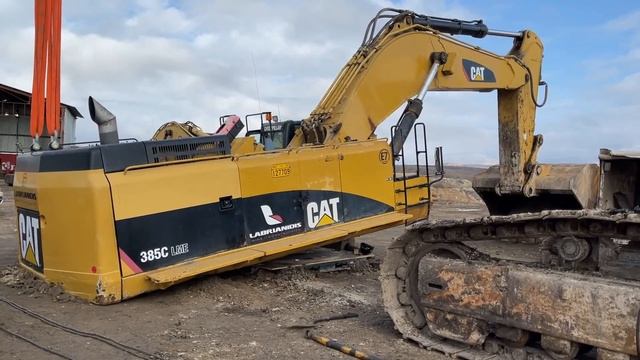 Changing The Rotation Ring Of Caterpillar 385C Excavator - Labrianidis Mining Works