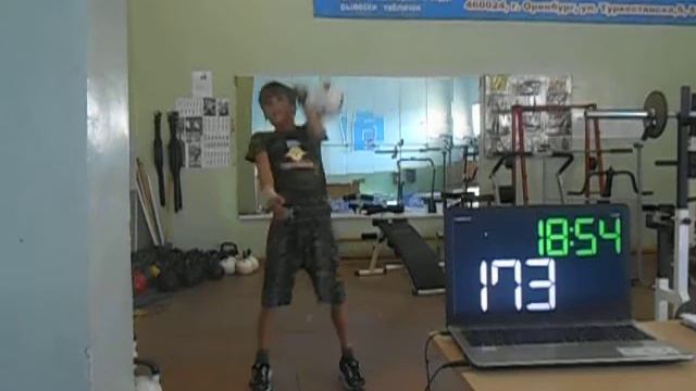 Полумарафон - часть № 1 Имакаев Берс 2009 г. Толчок одной гири 8 кг 30 минут 28.08.2020 г. смотреть онлайн