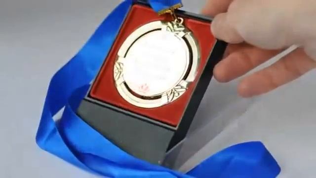 Подарок бабушке медаль с гравировкой смотреть онлайн