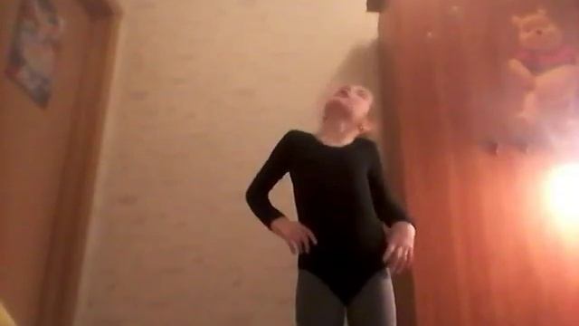 Как я занимаюсь дома танцами!☺ХИП-ХОП!1 часть смотреть онлайн