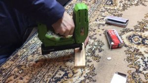 Обзор на электростеплер PRO CRAFT для гвоздей и скоб