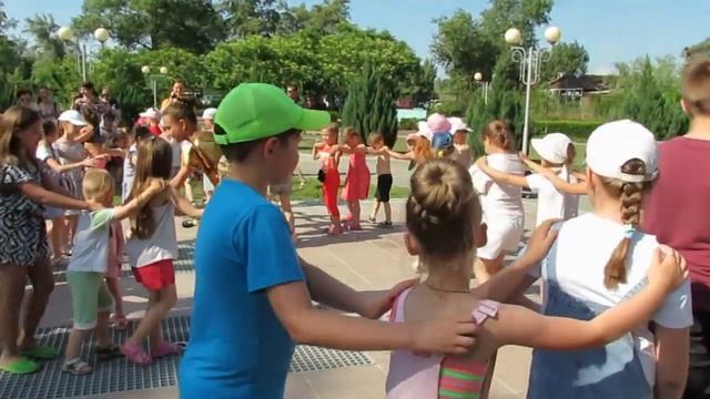 Праздник для детей, открытие фонтана в Парке победы смотреть онлайн