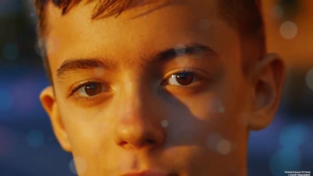 Потеряв надежду поставить ее на ноги, старичок плелся домой, как вдруг услышал треск тормозов… смотреть онлайн