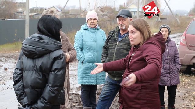 ЛЕТОМ – ПЫЛЬ, ОСЕНЬЮ – ГРЯЗЬ, ЗИМОЙ – ГОРКИ смотреть онлайн