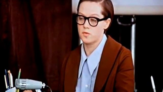 "Поставьте лошадь. Что Вы в неё вцепились? - Я с ней сроднился". смотреть онлайн