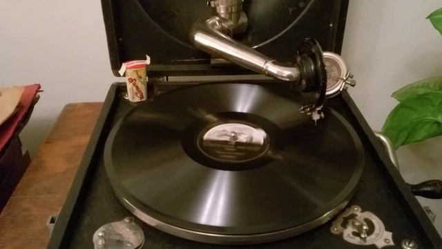 Miss Lee White - Mammy's Little Coal Black Rose - Winner 78rpm Decca Portable Test смотреть онлайн