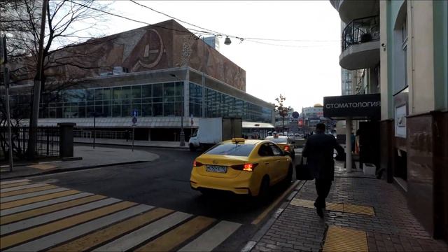 Москва. Прогулка по Трубниковскому переулку (Trubnikovsky Lane) 25.11.2019 смотреть онлайн