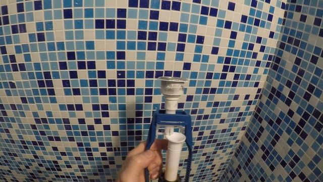 Западает кнопка бачка унитаза. Устраняем. смотреть онлайн