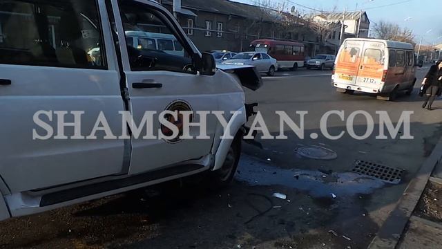 Խոշոր ավտովթար Երևանում. բախվել են Mitsubishi-ն և УАЗ Патриот-ը смотреть онлайн