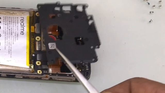 Riding a motorcycle looking for old phone abandoned in the trash found realme restore a broken phon смотреть онлайн