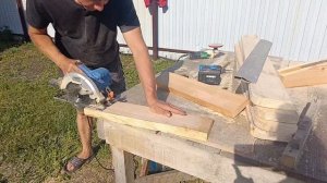 Садовая скамейка со спинкой.