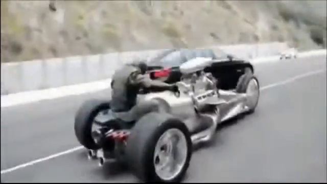 Мощный мотоцикл.