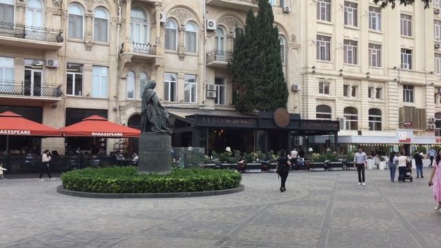 Прогулка по центру Баку/ Baku, City Center смотреть онлайн