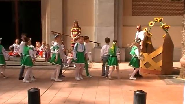 Полька з притупом. 2 клас, школа Святого Миколая. Мурсія 2017. смотреть онлайн