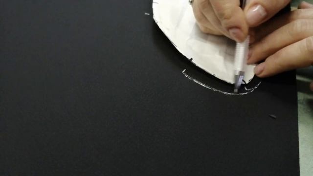 Перетяжка карт дверей. Меняем ткань вставок на экокожу. Мастер класс. Часть 1 смотреть онлайн