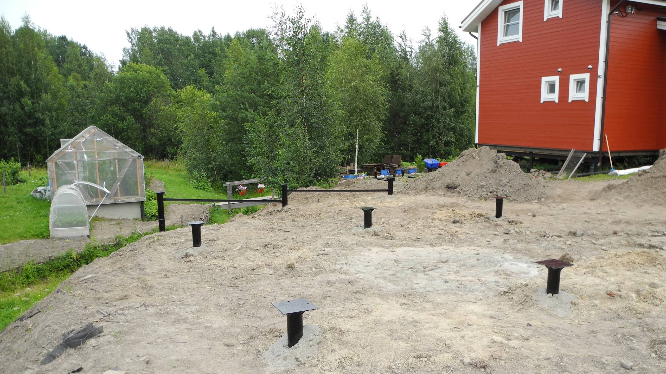 Монтаж винтовых свай под мастерскую с навесом под две машины. смотреть онлайн