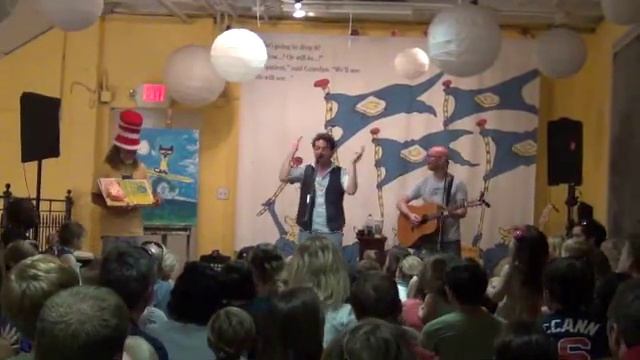 Pete The Cat, My Four Groovy Buttons, Little Shop of Stories, Decatur Georgia смотреть онлайн