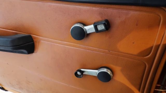 Moskvich 412 (Москвич) - Soviet Car Review смотреть онлайн