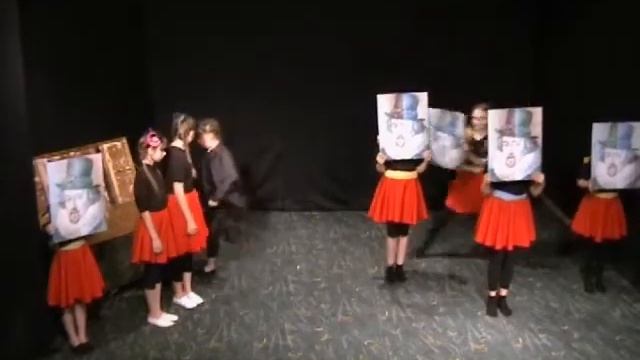 МАЛЕНЬКОЕ ПРИВИДЕНИЕ смотреть онлайн