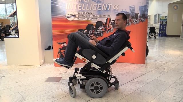 Neu Elektro Rollstuhl Mittelradantrieb MEYRA смотреть онлайн