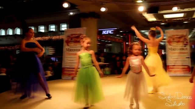 07.01.2015, Танец елочных игрушек смотреть онлайн