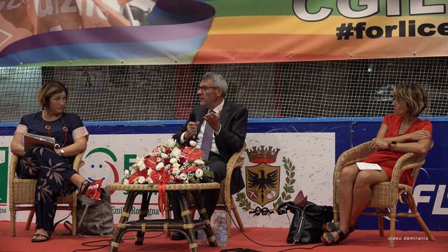 2/4 Maurizio Landini alla Festa CGIL di Forlì 1 settembre 2022 смотреть онлайн