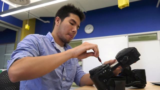 Team GEAR - Device Allows Gamers to Compete With Their Feet смотреть онлайн