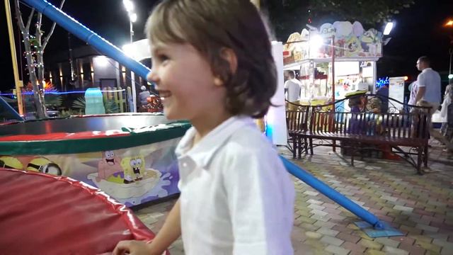 Vlog Детские аттракционы Гуляем в парке Адлер смотреть онлайн