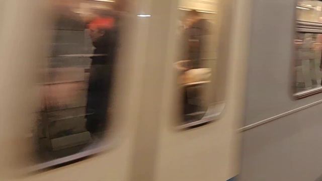 81-760/761 Ока отправляется со станции Серпуховская смотреть онлайн