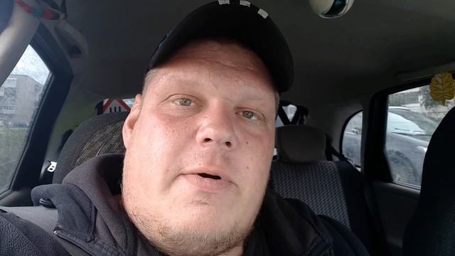 Как ехать по трассе в сильный ветер.mp4