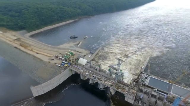 Нижне-Бурейская ГЭС - паводок строительству не помеха смотреть онлайн