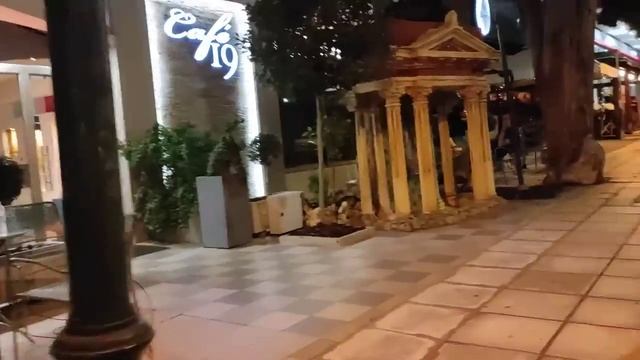 То есть: теперь каждый день нашей жизни сводится к отвоевыванию своих прав и места под солнцем?! смотреть онлайн