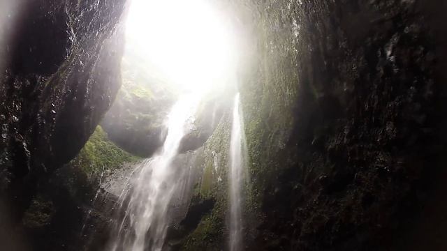 Madakaripura Waterfall - Java, Indonesia смотреть онлайн