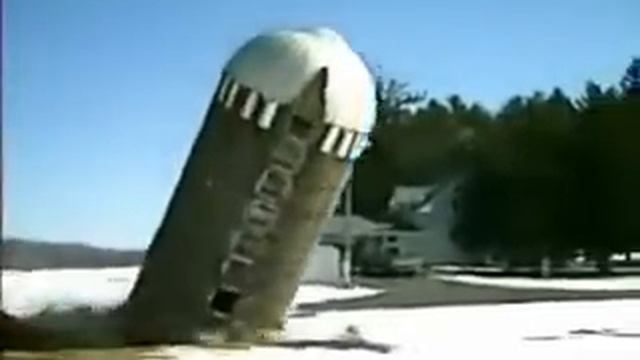 крушение кирпичной башни