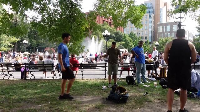 I Used The World's SMALLEST Yoyo For A Day смотреть онлайн