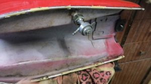 Разбераюсь почему мопед альфа не заводится.