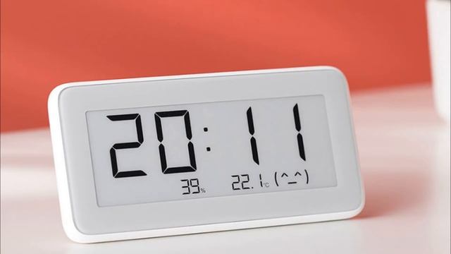 Умные часы с датчиком климата мини метеостанция Xiaomi Mijia LYWSD02MMC смотреть онлайн