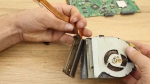 Разборка и чистка Asus R513C/ Disassembling and cleaning a laptop